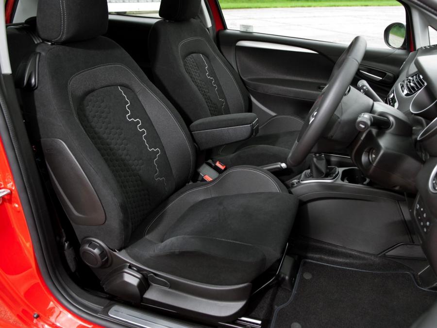  Fiat Punto 3-Door 2012 года  (UK) (фото 13 из 13)